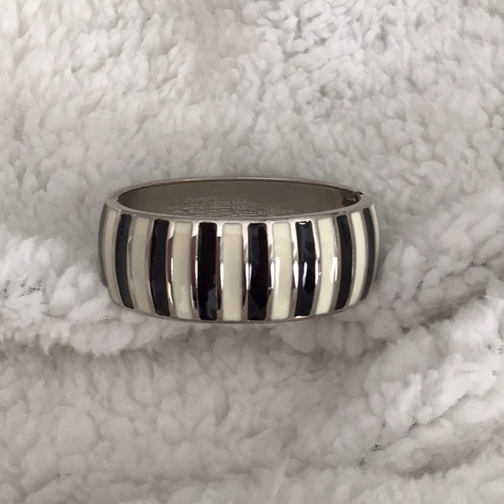 Enameled bracelet